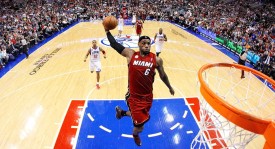 詹姆斯四次夺冠：湖人传奇与篮球荣耀的完美融合